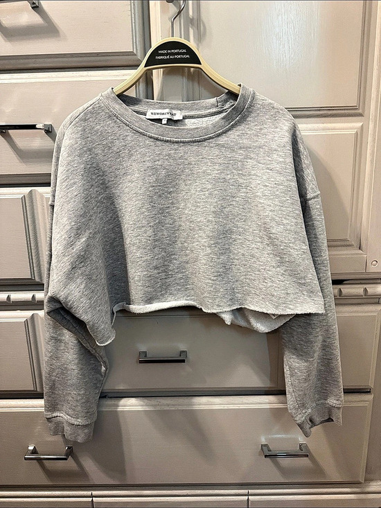 WeWoreWhat Tops - WEWOREWHAT Active Cropped Sweatshirt Gray Size Small